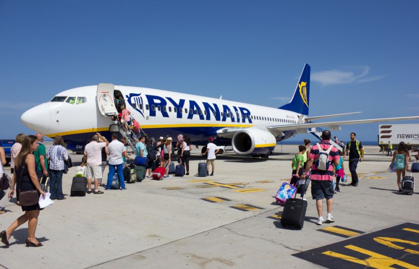 Klienti jako dojné krávy. Aerolinka Ryanair fascinuje svou upřímností