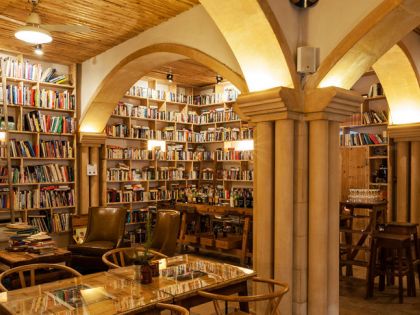 Portugalský hotel je ráj pro knihomoly, je zde víc než 50 tisíc svazků