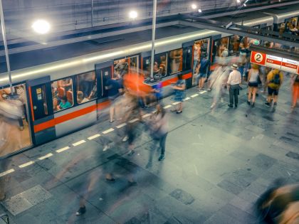 Praha chystá aplikaci, která kombinuje MHD, taxíky a sdílená kola. A není sama