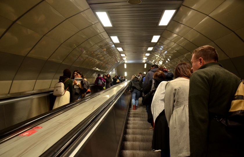 Vybíháte eskalátory v metru? Skvělý nápad - pokud chcete ostatní zpomalit