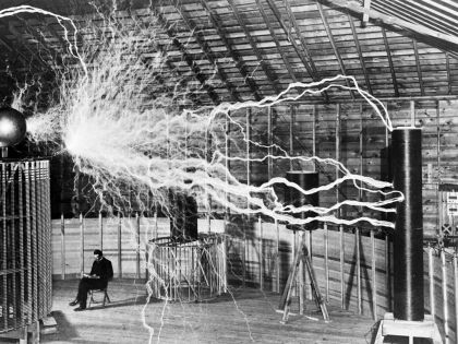Nikola Tesla promlouvá i do moderní komunikační války