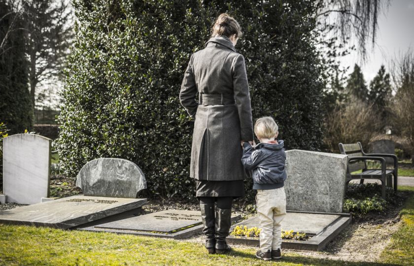 Smrt by rozhodně neměla být žádným tabu. Jak o ní ale mluvit s dětmi?