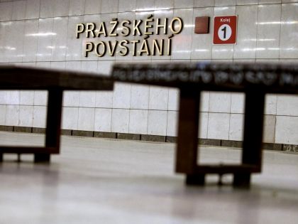 Vinohradská je opět průjezdná, postojíme si ale v metru na Pražského povstání