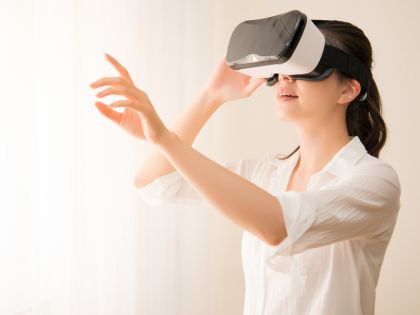 Virtuální realita umožňuje nahlédnout do světa člověka s demencí 