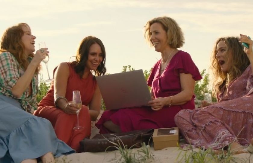 Kámoška Bridget Jonesové v nové australské komedii ví, jak obšťastnit ženu