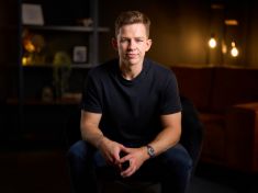 Když se ostatní vzdávali, já jsem pokračoval, říká 27letý český milionář