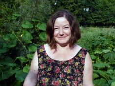 Oživuje zapomenutou moudrost našich babiček. S mnoha problémy pomůže příroda, říká