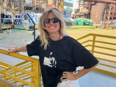 Emma Smetana se na Colours odvázala! Líbačka proběhla přímo na podiu