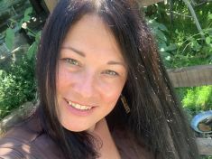 Laskavost k sobě je klíčem k naplněnému životu, říká žena, která zažila klinickou smrt