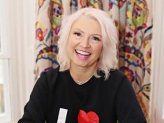 Nepoužívejte kyselinu hyaluronovou. Urychluje degradaci pleti, říká Rowena Bird