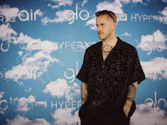 Po práci legraci! Návrhář Macháček řádil na Colours až do kuropění