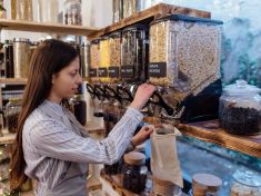 Prodejny Bezobalu končí. Značí to náš návrat k plastům? 