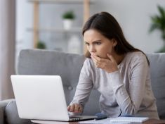 Neustálé googlení, úzkost, sklony k sebevraždě: Když strach z rakoviny řídí váš život