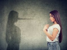 Lhaním k nižšímu sebevědomí. Nová studie odhalila cenu, jakou platí každý lhář