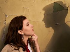 Cobwebbing: Jak nám vztahoví kostlivci snižují šance na novou lásku