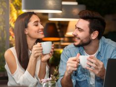 Hlavně se nespálit. Nový trend v seznamování je celý o opatrnosti