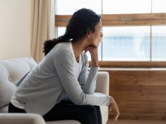 Osamělí se cítíme průměrně 48 dní v roce. S počtem přátel to nesouvisí