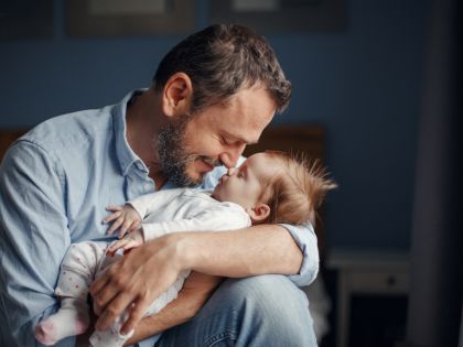 Muži na mateřské čelí stigmatům. Prý na „to“ nemají