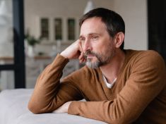 Ve stopách Al Pacina nebo Roberta de Nira. Vítejte v klubu pozdního otcovství 