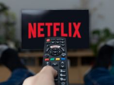 Disney+, Netflix i Max. Streamovací aplikace nemají peníze, zavádí reklamy