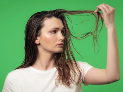 Specialistka radí, jak zabránit přílišnému maštění vlasů