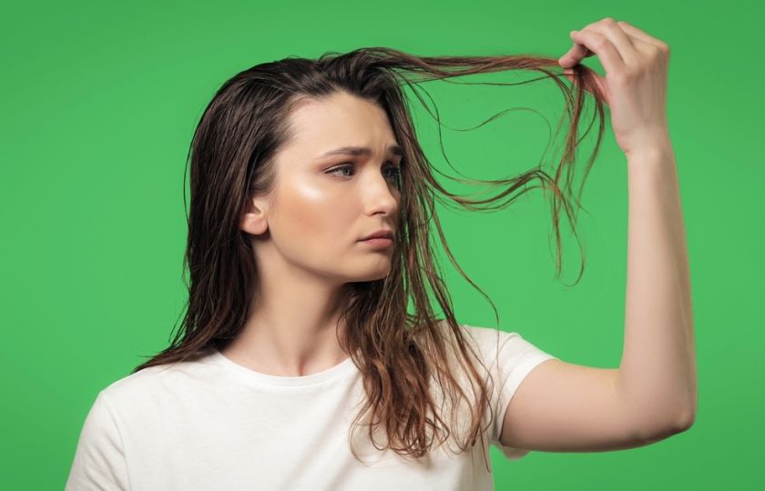 Specialistka radí, jak zabránit přílišnému maštění vlasů