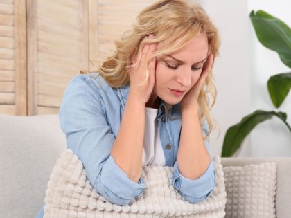Až moc žena: Vysoká hladina estrogenu může způsobovat migrény a zatočit s libidem