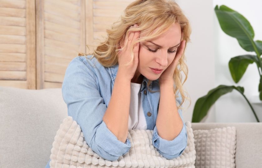 Až moc žena: Vysoká hladina estrogenu může způsobovat migrény a zatočit s libidem