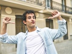 Co se skrývá v hlavě lidí, kteří musí mít vždycky pravdu? Stud a vina