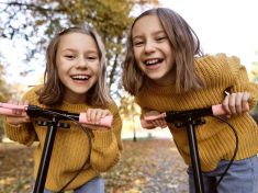 Podobné úrazy, profese i osudy: Dvojčata dokazují, že geny jsou silnější než prostředí