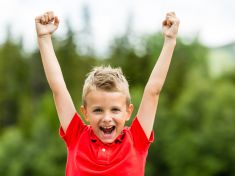 Ani nabubřelec, ani ňouma. Psycholožka radí, jak nejlépe chválit děti