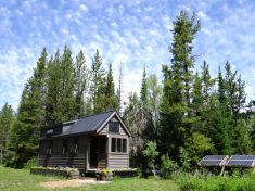 Zcela nezávislý dům bez přípojek energie můžete mít i vy. Stačí vědět, jak na to