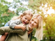 Chcete citlivé a chápavé děti? Pokuste se pochopit jejich pocity, radí psycholog