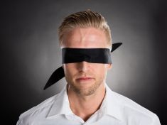 Tajemství sebeklamu: Čím víc věřím vlastním lžím, tím přesvědčivěji působím