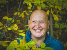 Alici začaly padat vlasy v osmnácti. Alopecie postihuje ženy i muže, léčba zabere jen někomu