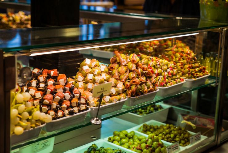 Španělská šunka, olivy, tapas... vše čerstvé a vždy chutné. 