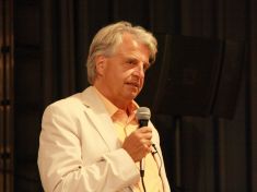 Clemens Kuby: Cílem zdravotního systému není uzdravovat, ale generovat zisk