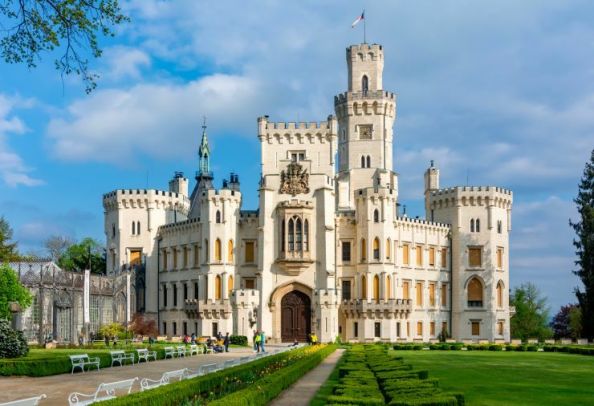 hluboka nad vltavou adobe stock