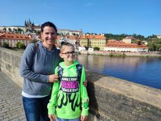 Syn prošel léčbou neuroblastomu. Síla myšlenky funguje, říká zakladatelka Šance onkoláčkům