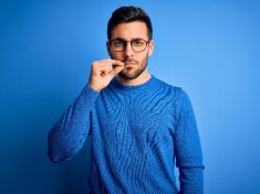 Minulost, o které se nemluví: Jak nám tajemství mohou ublížit