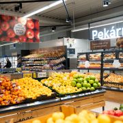 Tesco Roztoky: Rozšířená nabídka čerstvých potravin a nový kávový koutek