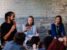 Yemi A.D. přiveze do Česka významné světové lídry. Připojte se a měňte svět spolu s nimi!