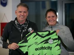 Přepište dějiny: Profesionální tým anglické fotbalové ligy vede poprvé v historii žena