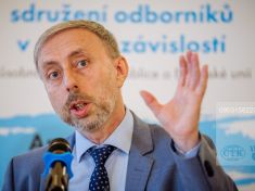 Protidrogový národní koordinátor Jindřich Vobořil končí. Trestat závislé je porušování lidských práv, říká