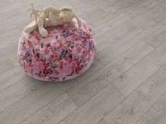 Rekonstrukce podlahy není žádná věda. Je překvapivě rychlá a není ani drahá