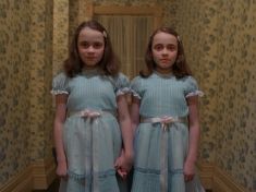 Dvojčata nás vždy fascinovala. Proč od nich nemůžeme odvrátit zrak?