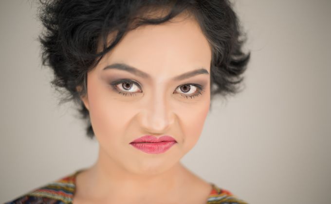 Pasivní agrese na pracovišti: Kolega škodí potichu a vždy vyjde jako oběť