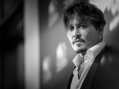 Amber Heard na pranýři a (ne)spravedlnost pro Johnyho Deppa 