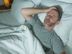 Palicí do hlavy: Když se pořádně nevyspíte, je to jako byste prodělali otřes mozku