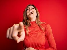 Bodyshaming: Odlišnost se výsměchem trestá už od středověku. Dnes už se naštěstí alespoň neupalujeme